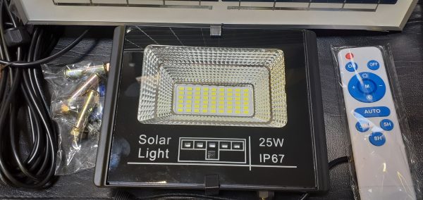 خرید پروژکتور خورشیدی 25 وات